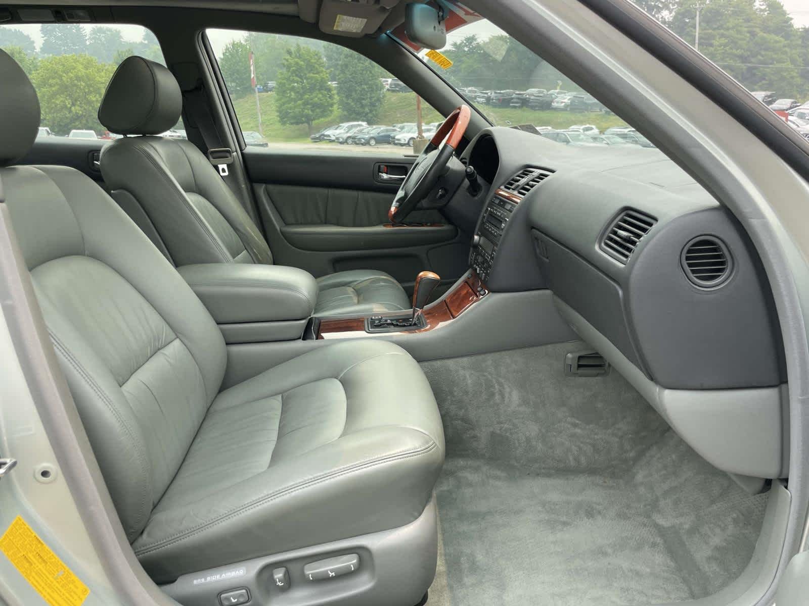 Used 1998 Silver Jade Pearl Lexus  image 20