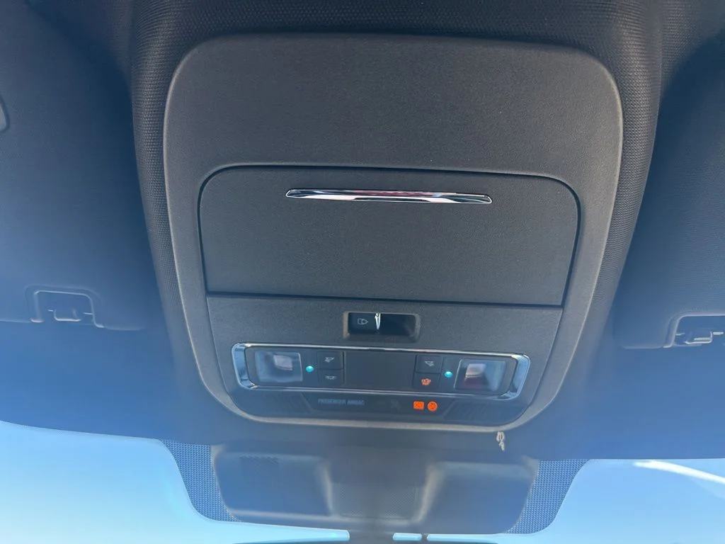 New 2026 Glacier Gray Metallic Tri-Coat Ford F-250® Platinum® image 47