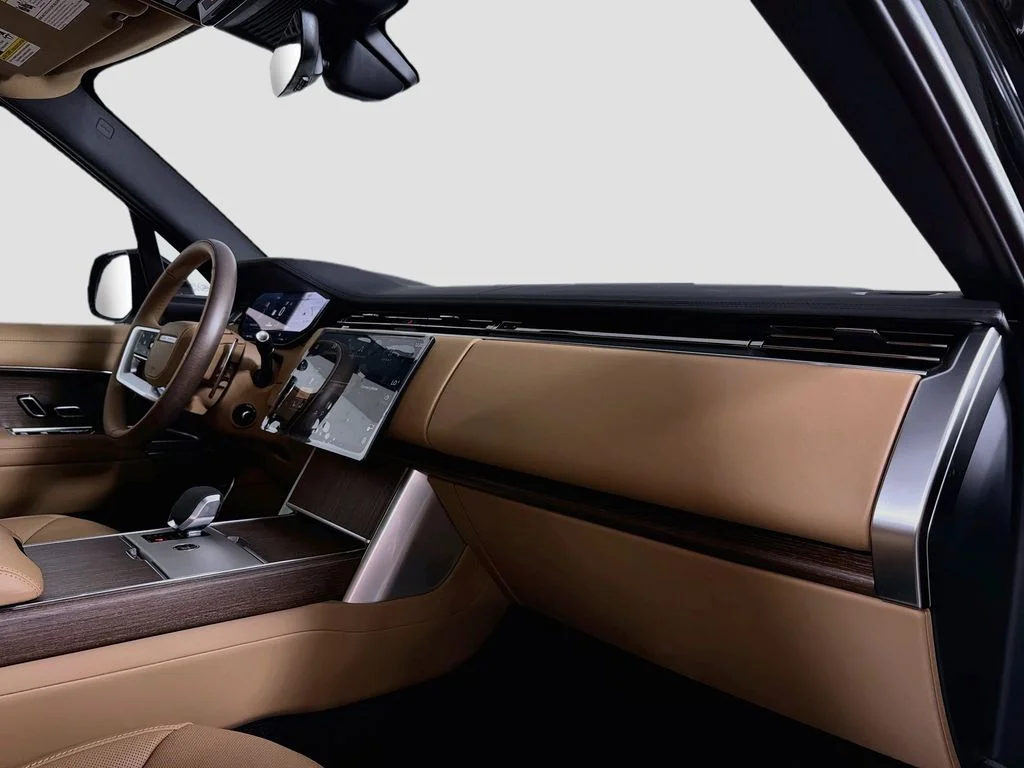 New 2026 Belgravia Green Land Rover SE 7 Seats image 31