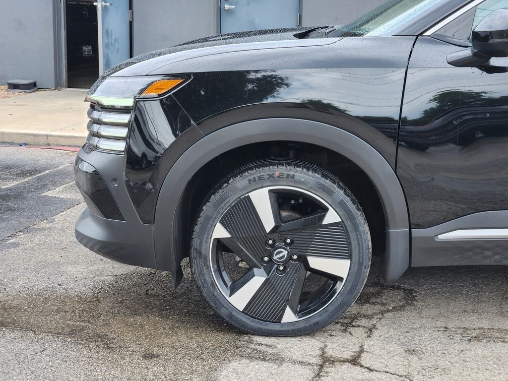 Used 2025 Black Nissan SR image 9