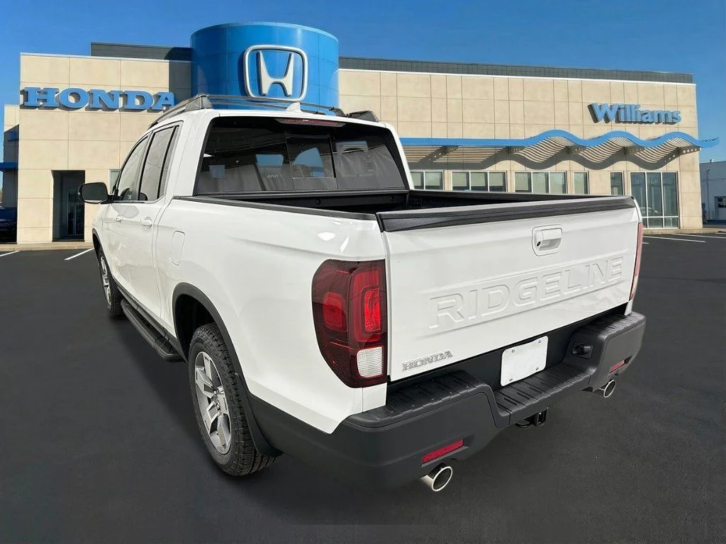 New 2026 PLATINUM WHITE PEARL Honda RTL image 3