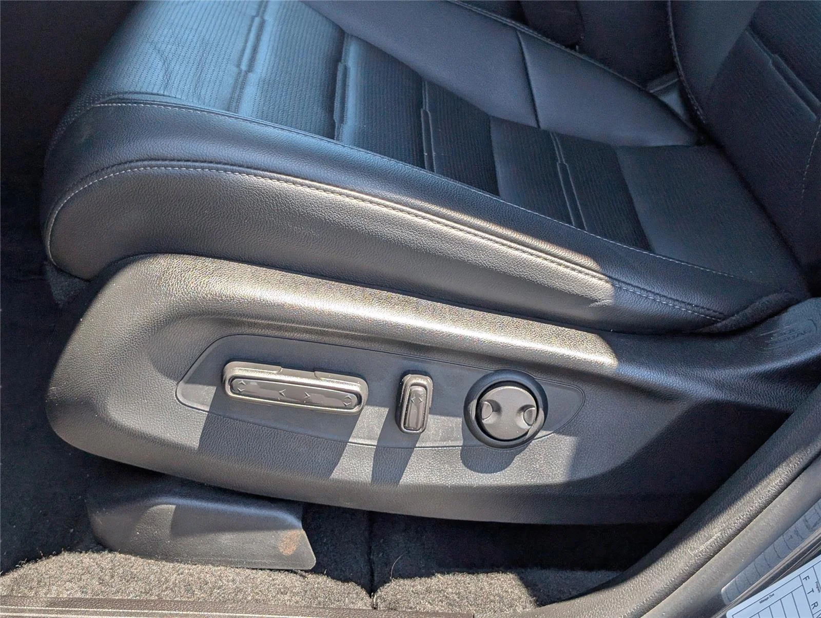 Used 2025 Urban Gray Pearl Honda EX-L image 10