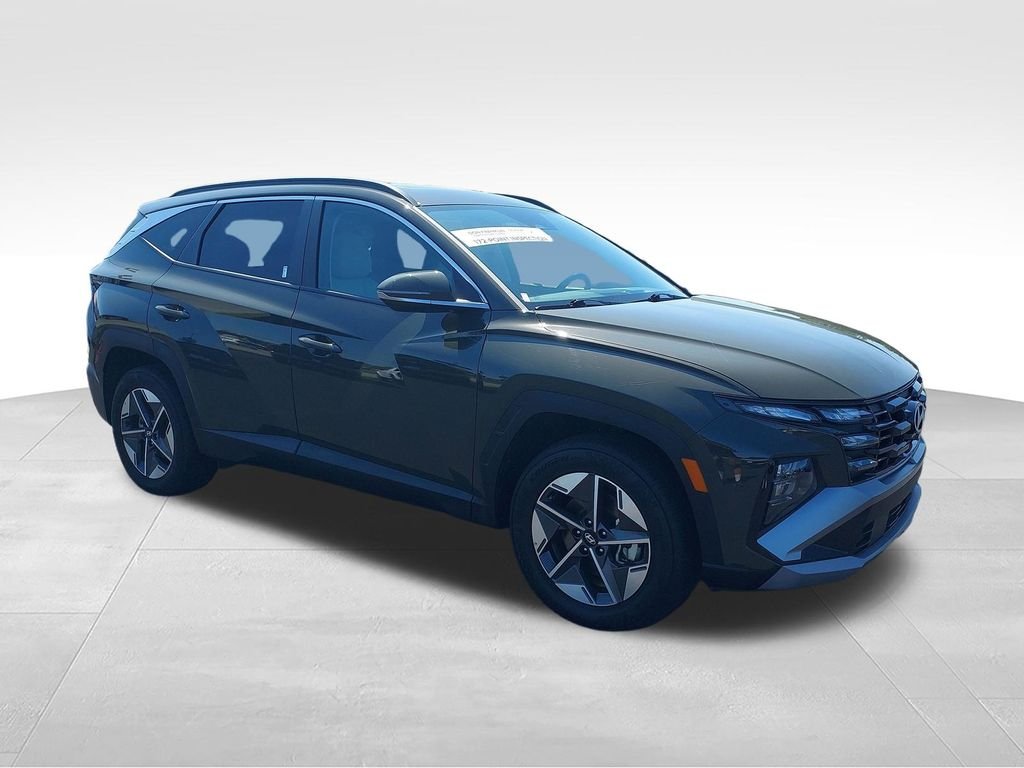 Used 2025 Green Hyundai SEL Convenience image 7