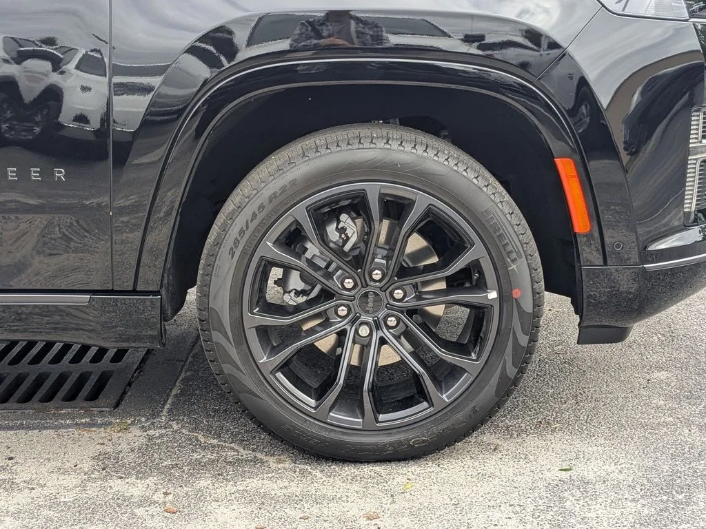 New 2026 High Gloss Black Exterior Paint Jeep Summit Obsidian image 12