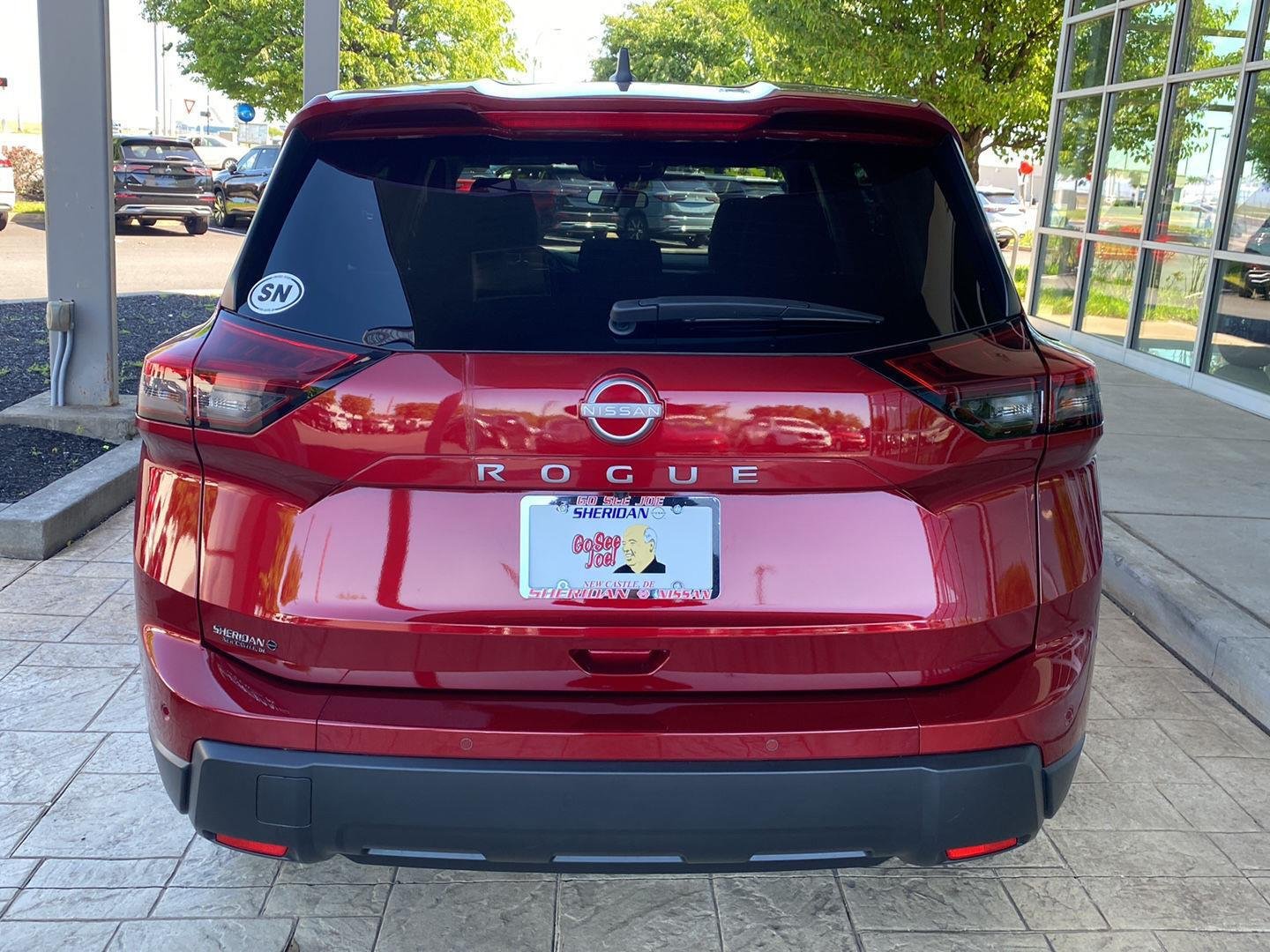 Used 2025 Scarlet Ember Tintcoat Nissan S image 6