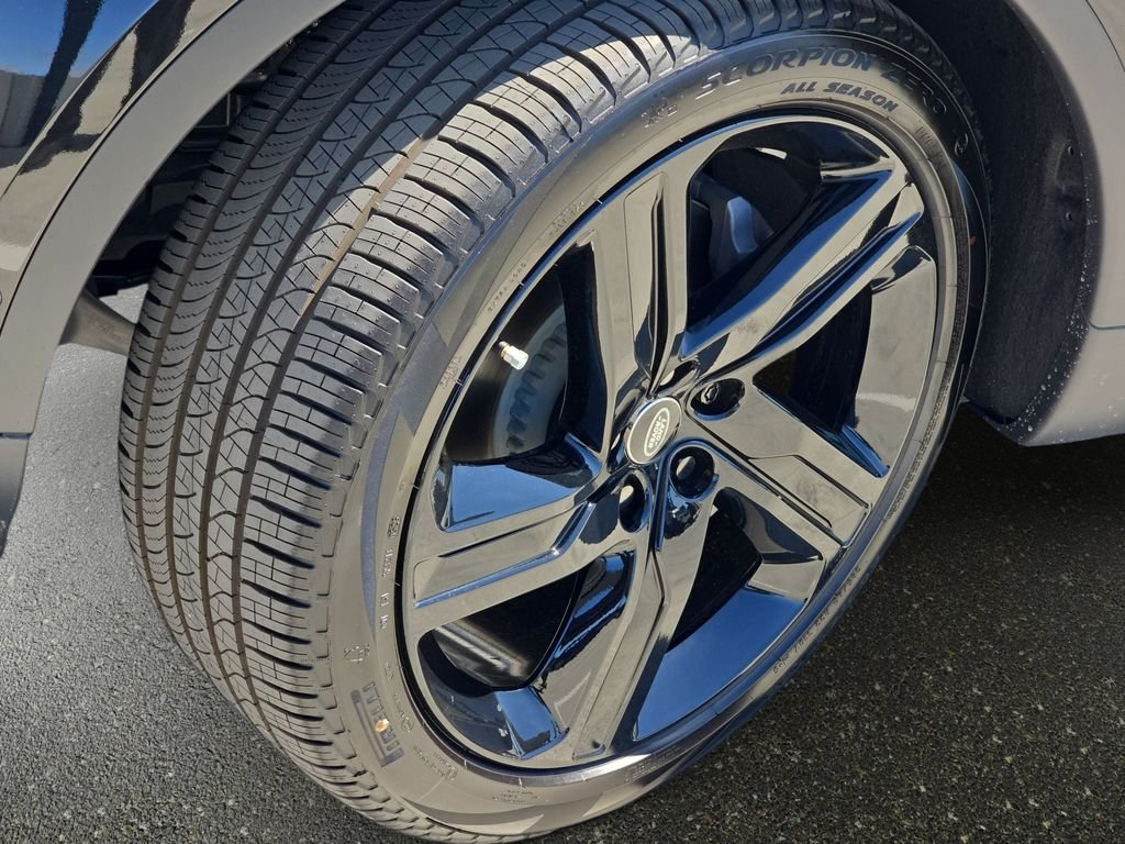 New 2026 Santorini Black Land Rover S image 35