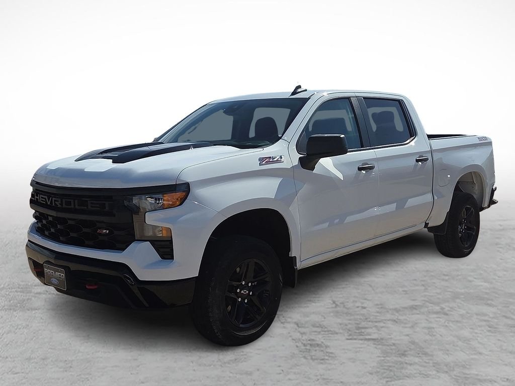 Used 2025 White Chevrolet Custom Trail Boss image 5