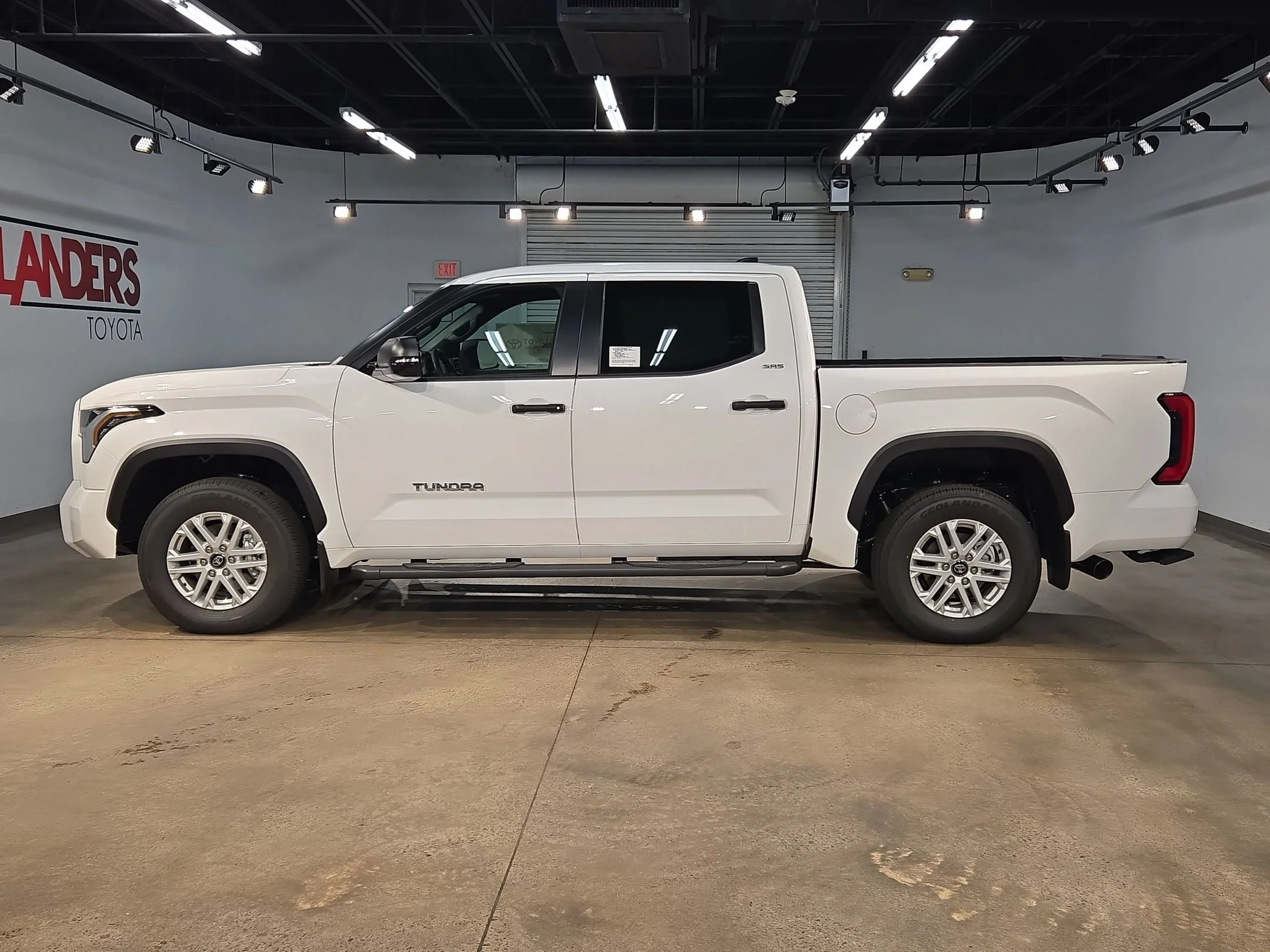 New 2026 Ice Cap Toyota SR5 image 4