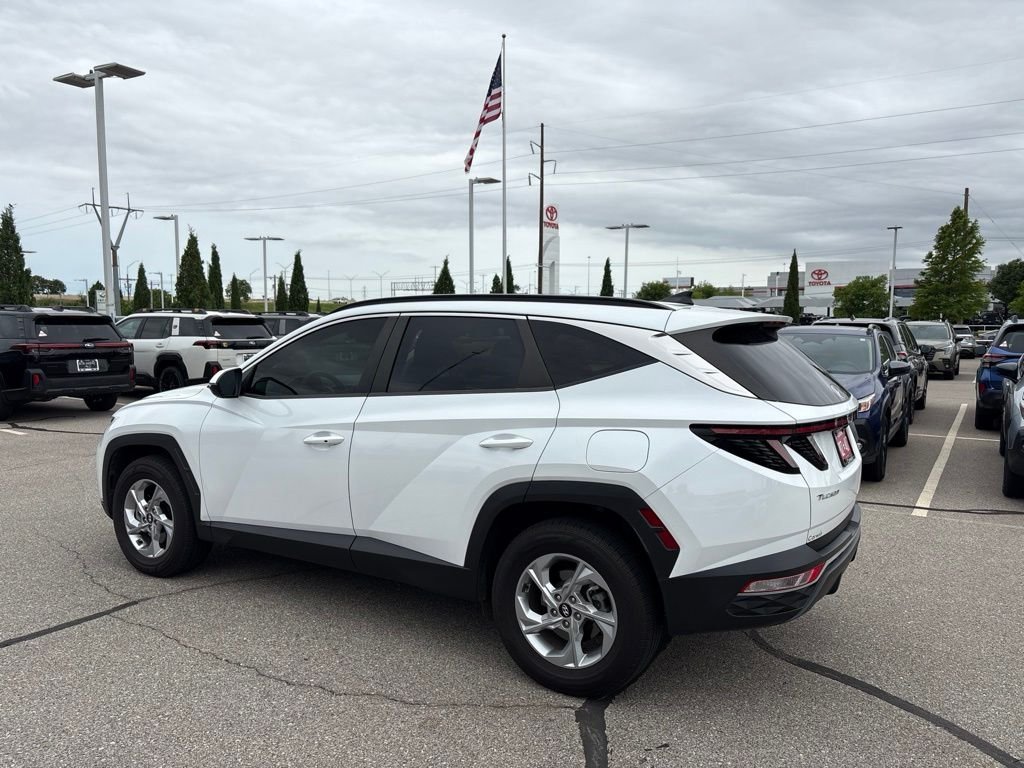 Used 2022 White Hyundai SEL image 6