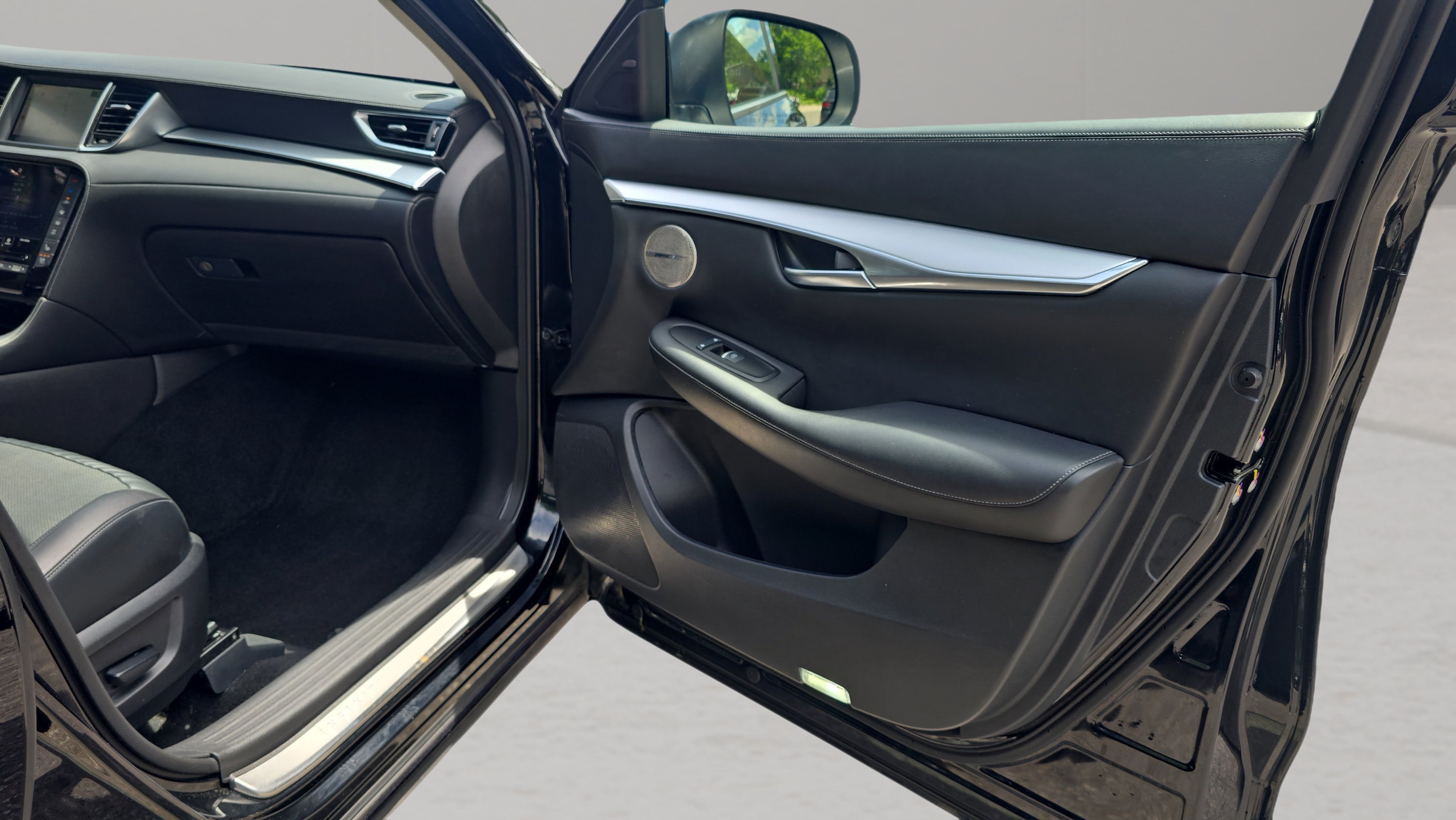 Used 2022 Black INFINITI ESSENTIAL AWD image 28