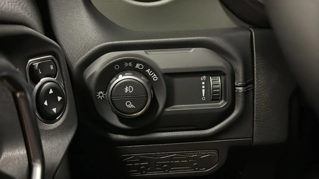 New 2026 Black Clear-Coat Exterior Paint Jeep Mojave X image 29