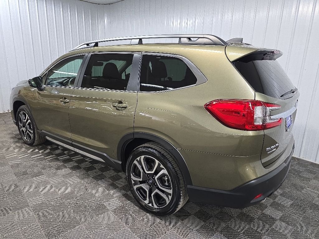 2025 Subaru Ascent Limited - Photo 9