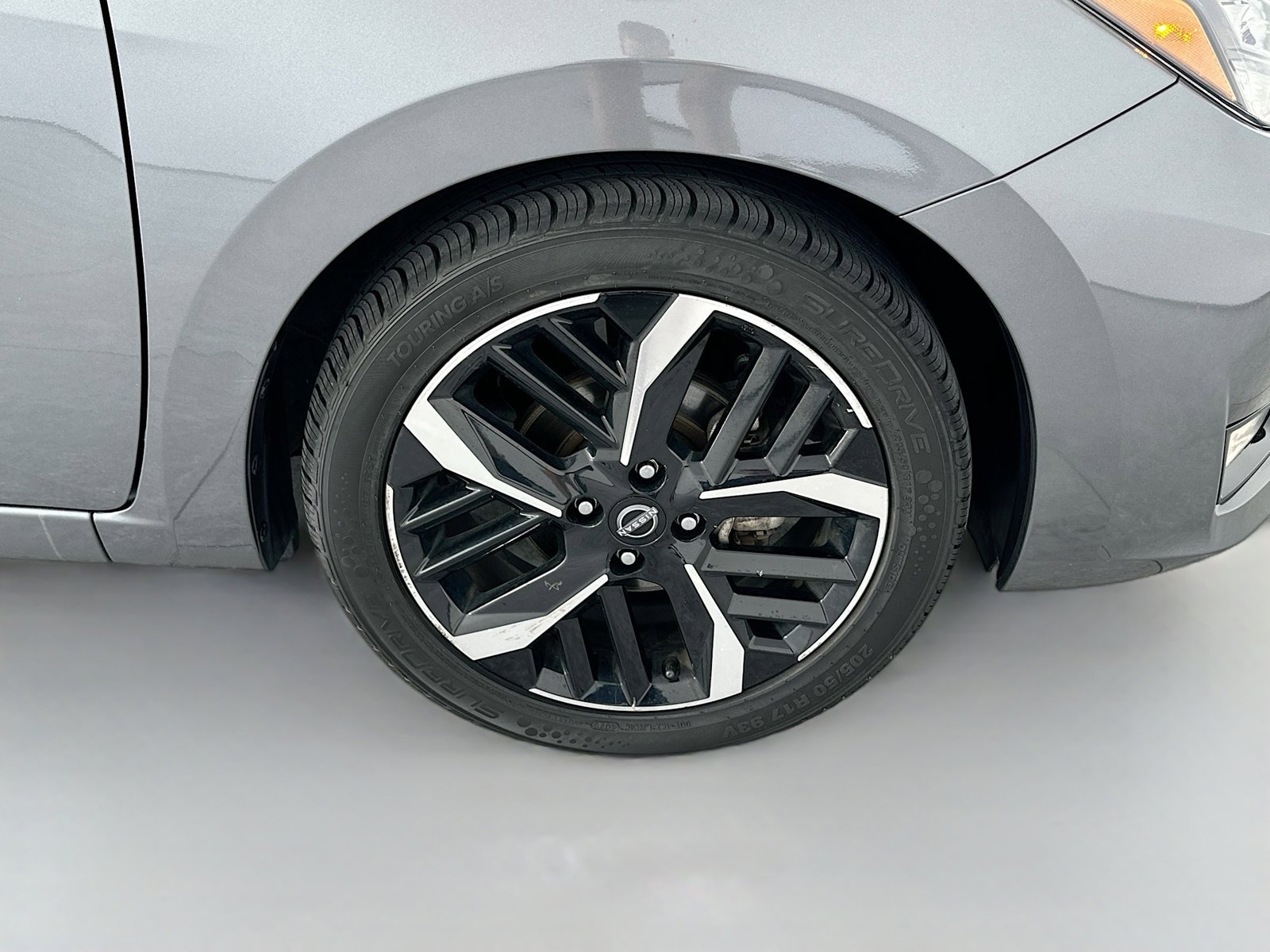 2024 Nissan Versa Sedan SR - Photo 32