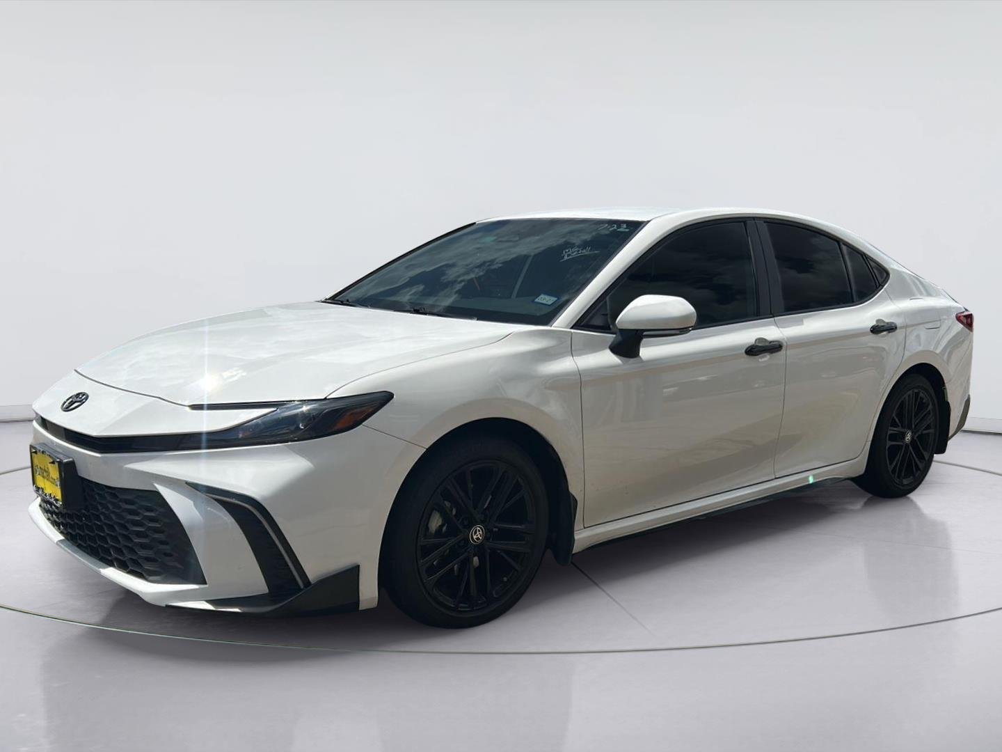 Used 2025 Ice Cap Toyota SE image 1