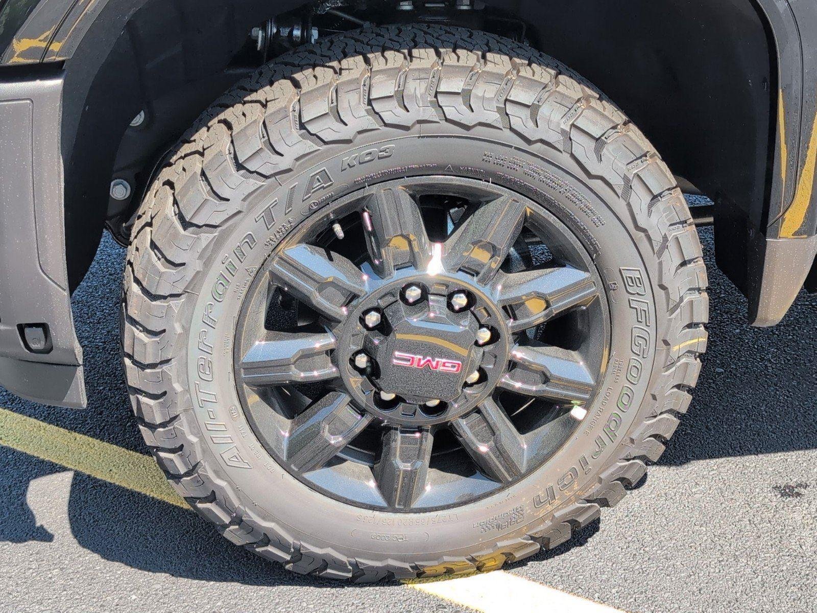 New 2026 Onyx Black GMC AT4 image 10
