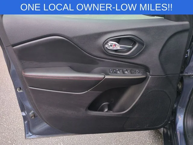 Used 2019 Blue Jeep Trailhawk image 12