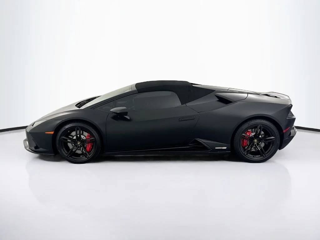 Used 2021 Black Lamborghini  image 39