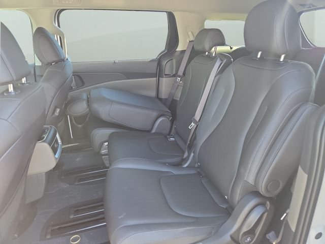 New 2027 Snow White Pearl Kia EX image 24