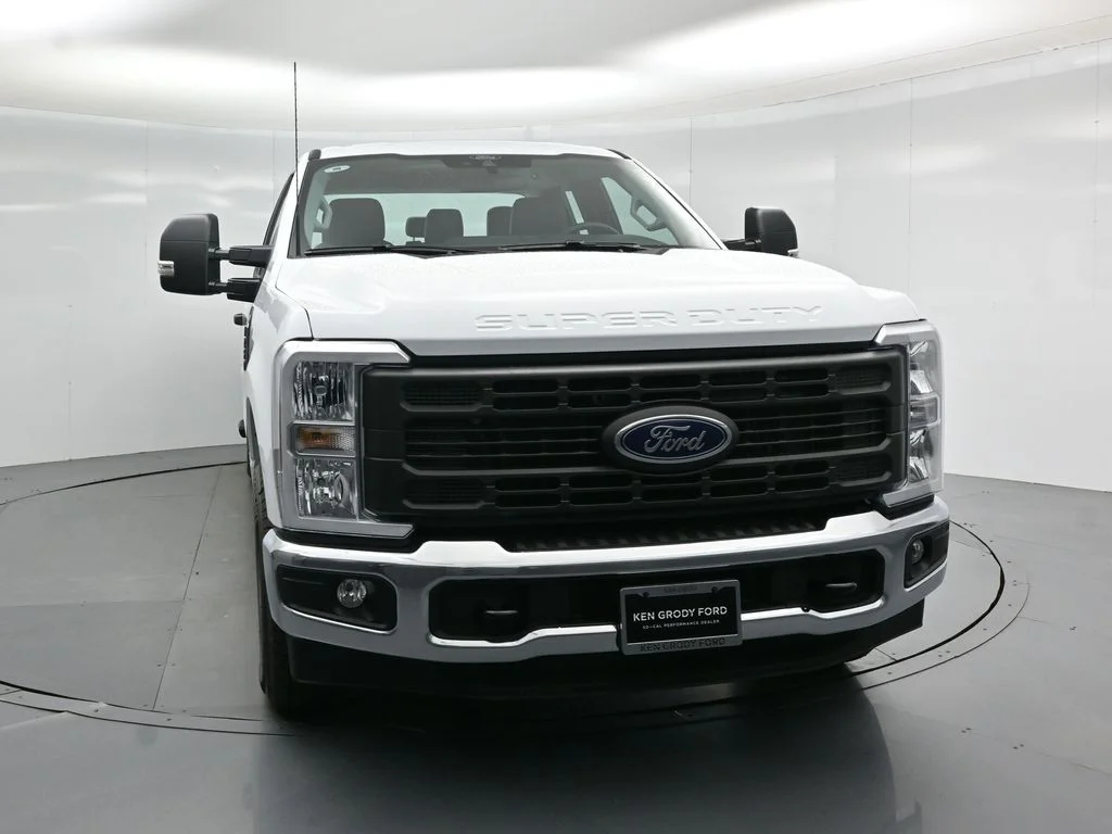 New 2026 Oxford White Ford XL image 17