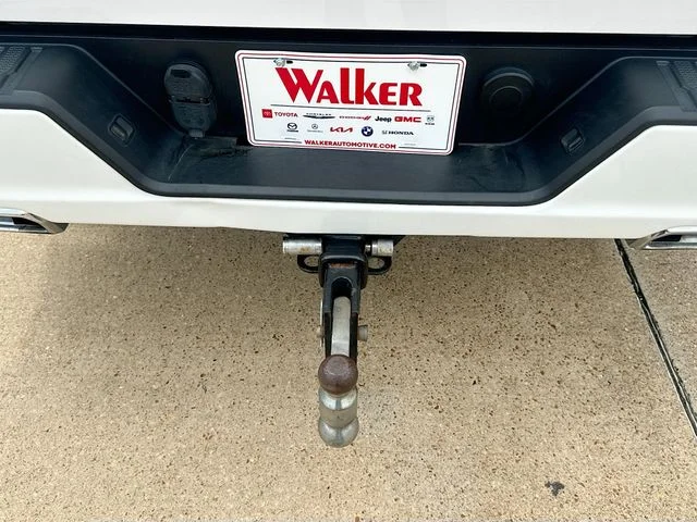 Used 2021 White GMC AT4 image 31