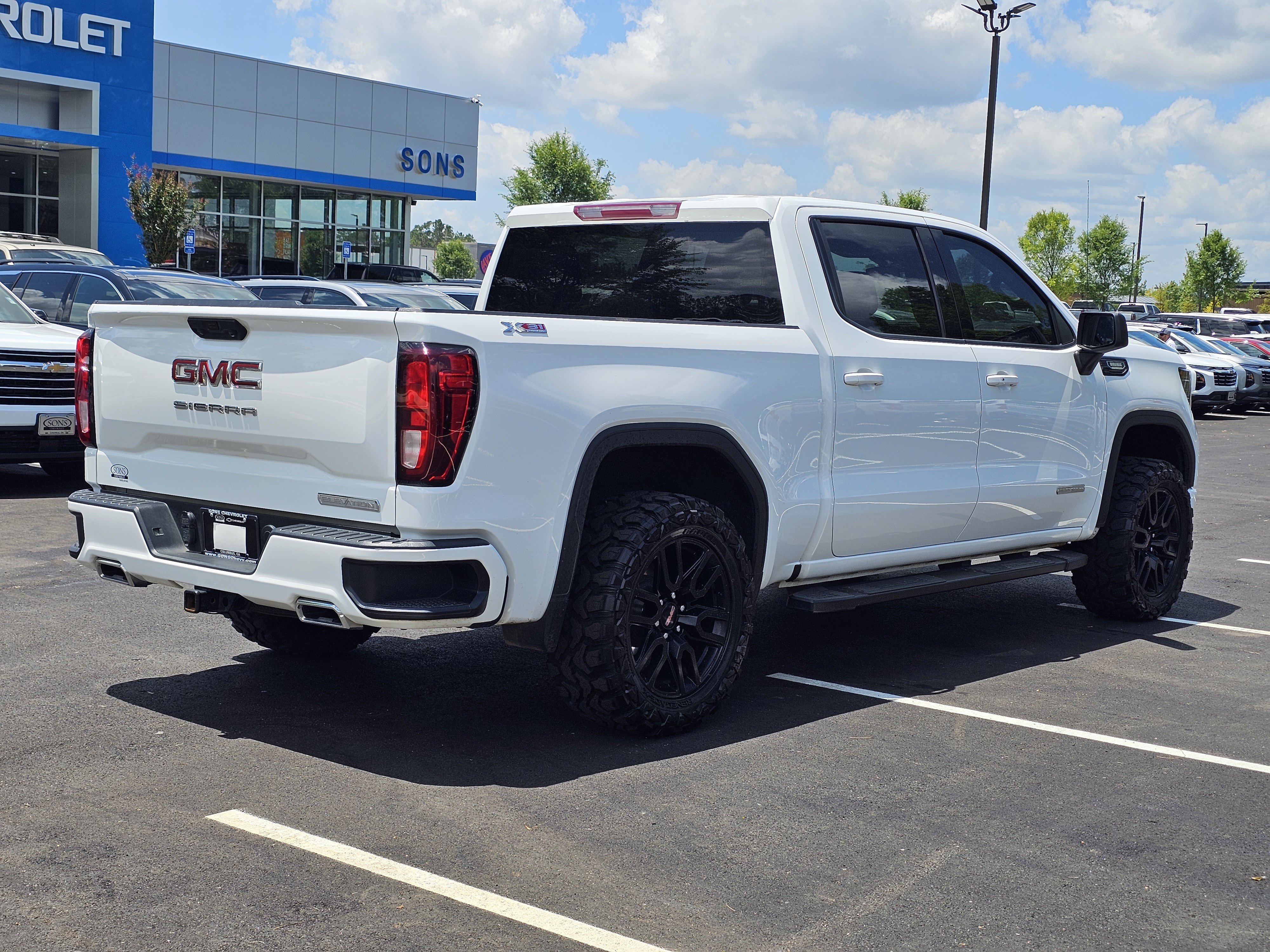 Used 2023 Summit White GMC Elevation image 10
