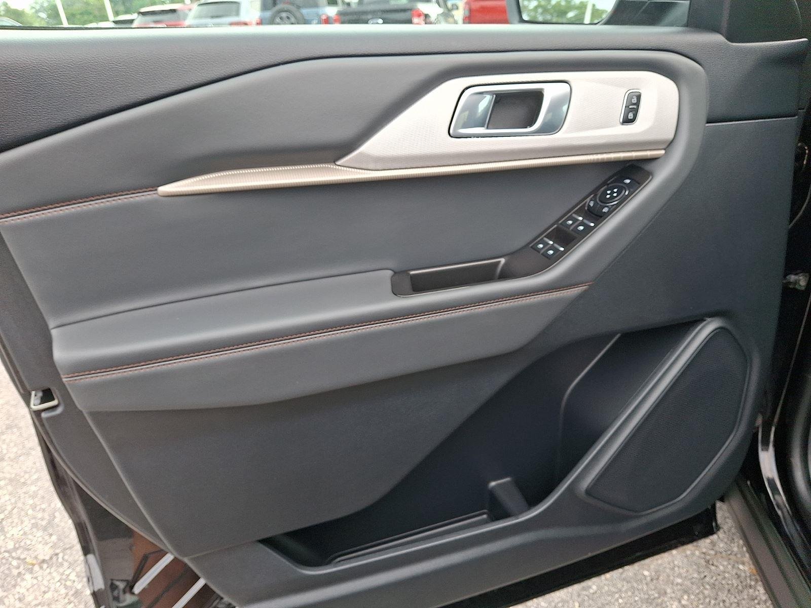 Certified Used 2025 Agate Black Ford  image 14