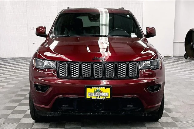 Used 2020 Velvet Red Pearlcoat Jeep Altitude image 4