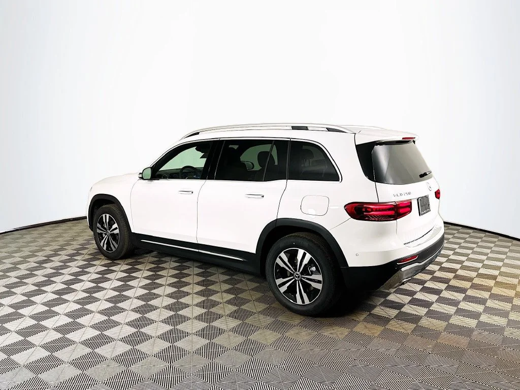 Used 2026 White Mercedes-Benz GLB 250 image 5