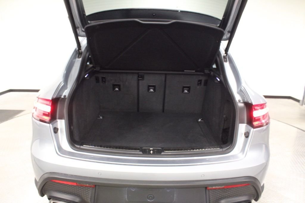 Used 2025  Porsche  image 28