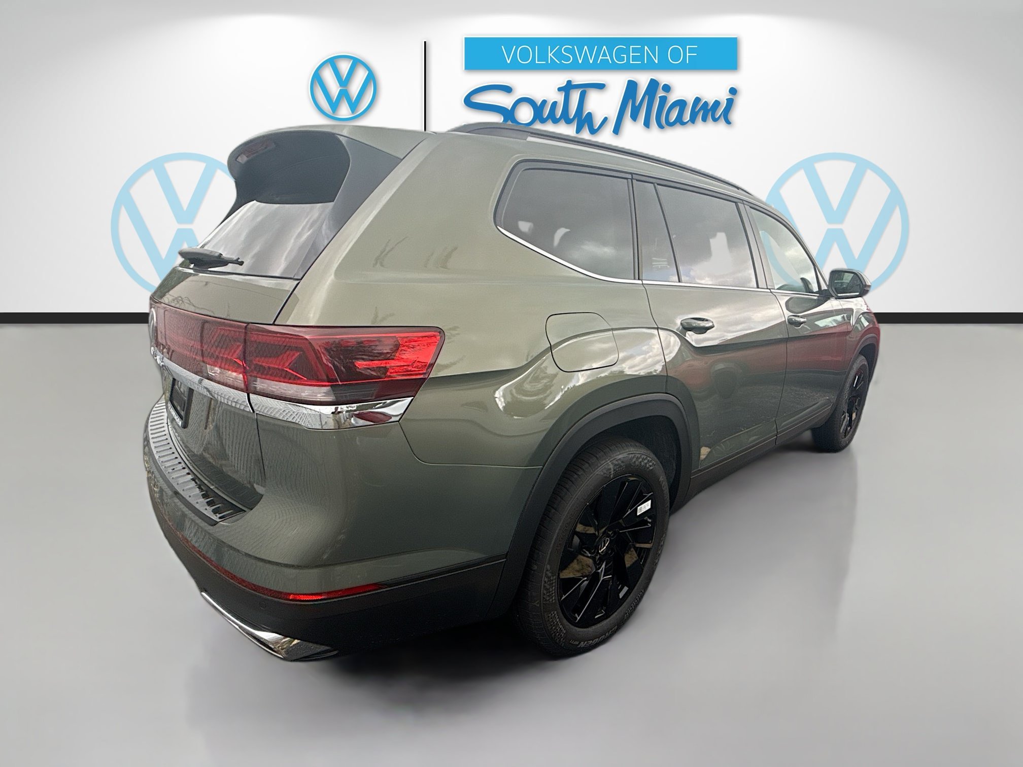 New 2026 Green Volkswagen 2.0T SE w/Technology image 7