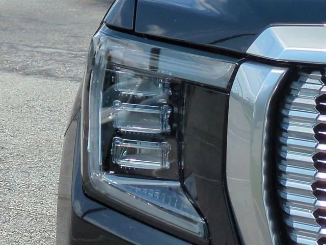 Used 2024 Onyx Black GMC Denali image 10