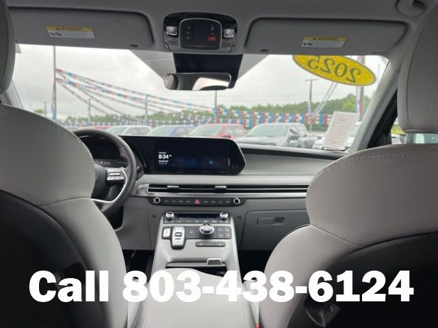 Used 2025 Black Hyundai SEL image 15