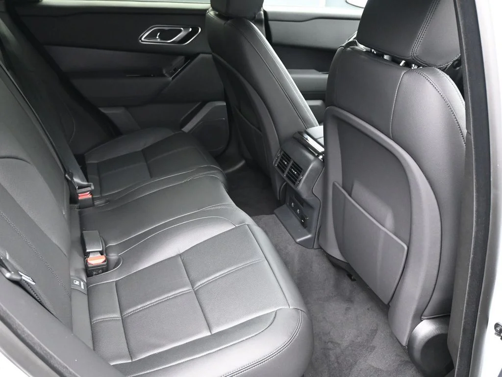 Certified Used 2026 White Land Rover Dynamic SE image 9