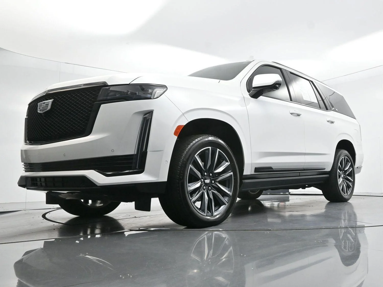 Used 2024 Crystal White Tricoat Cadillac Sport Platinum image 56