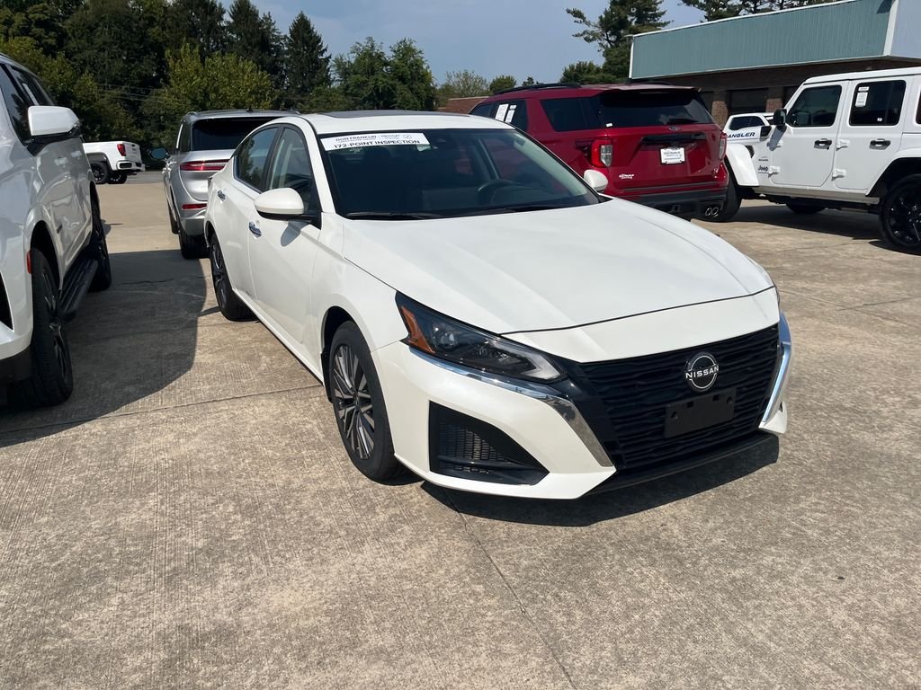 Used 2023 White Nissan 2.5 SV image 7