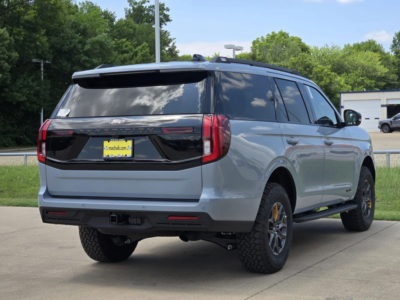 New 2026 Glacier Gray Metallic Tri-Coat Ford Tremor® image 4