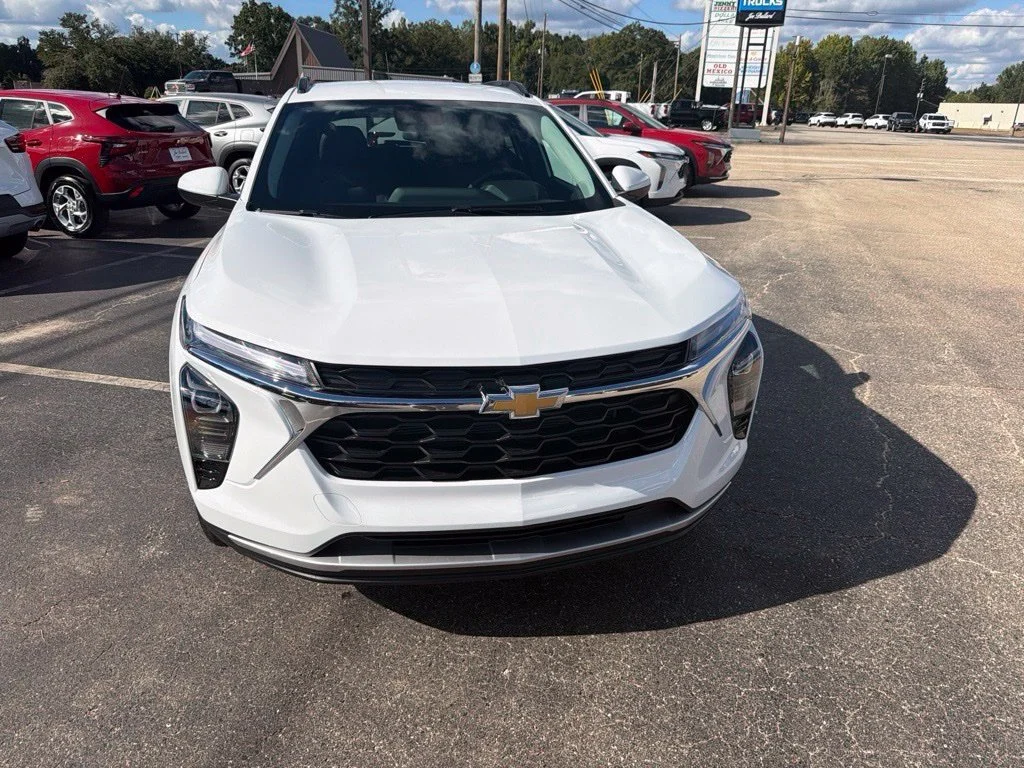 New 2026 Summit White Chevrolet LT image 7