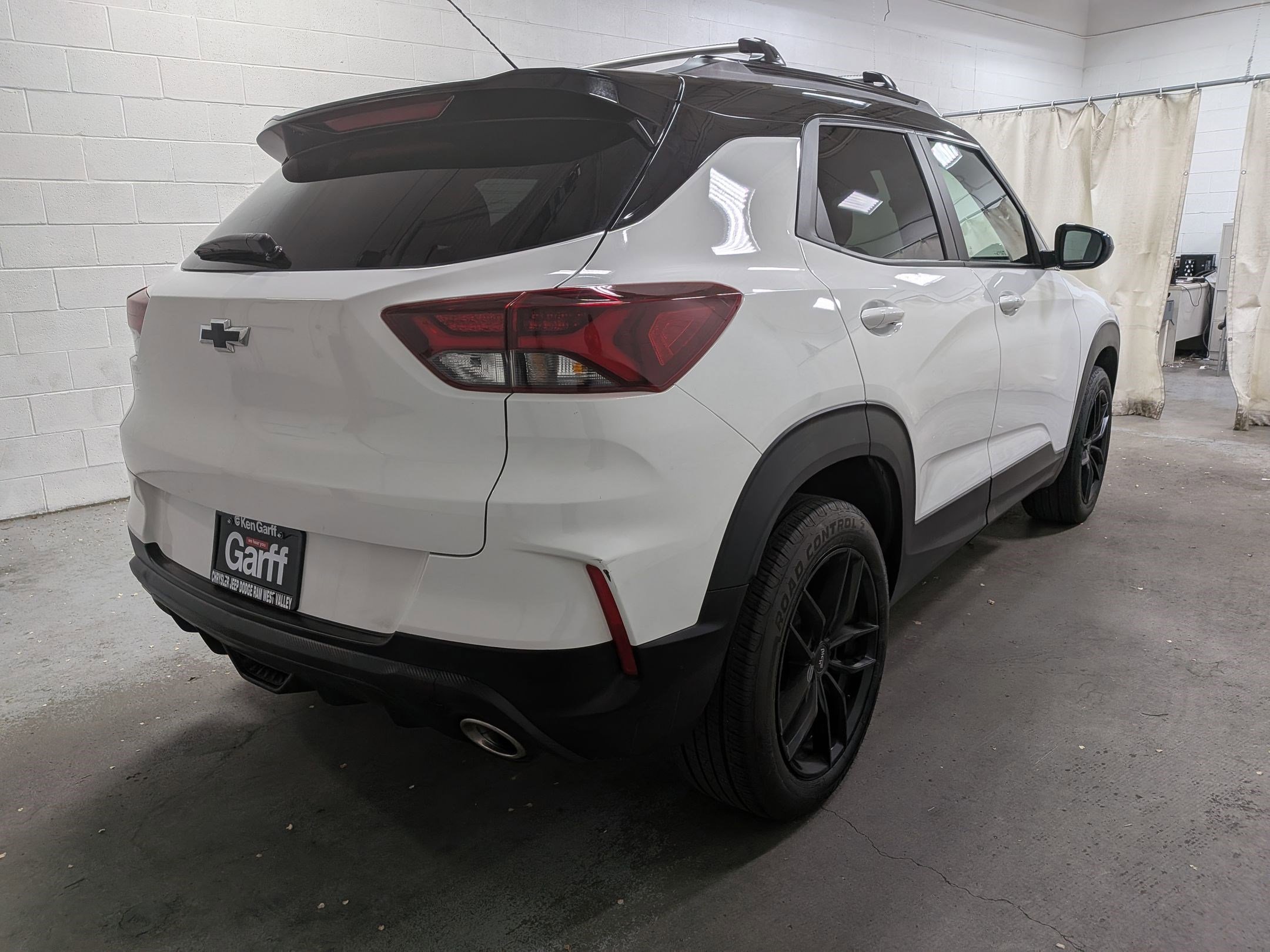 Used 2023 Summit White Chevrolet RS image 4