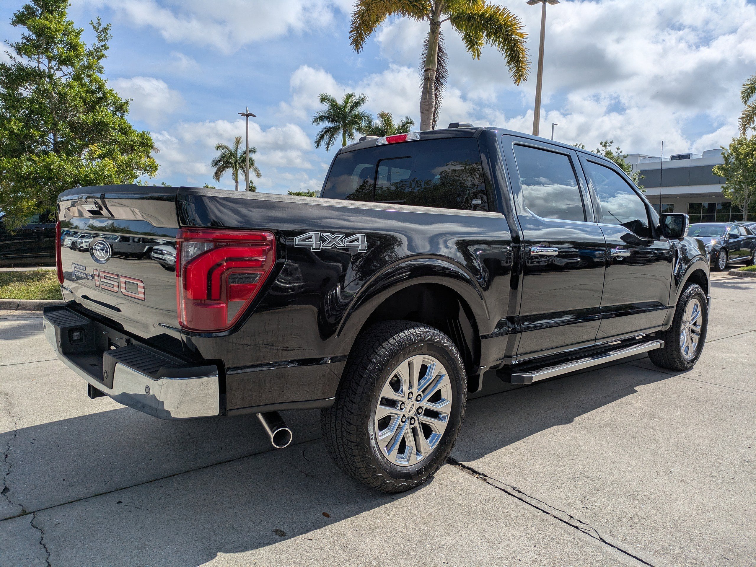 Used 2024 Black Metallic Ford LARIAT image 4