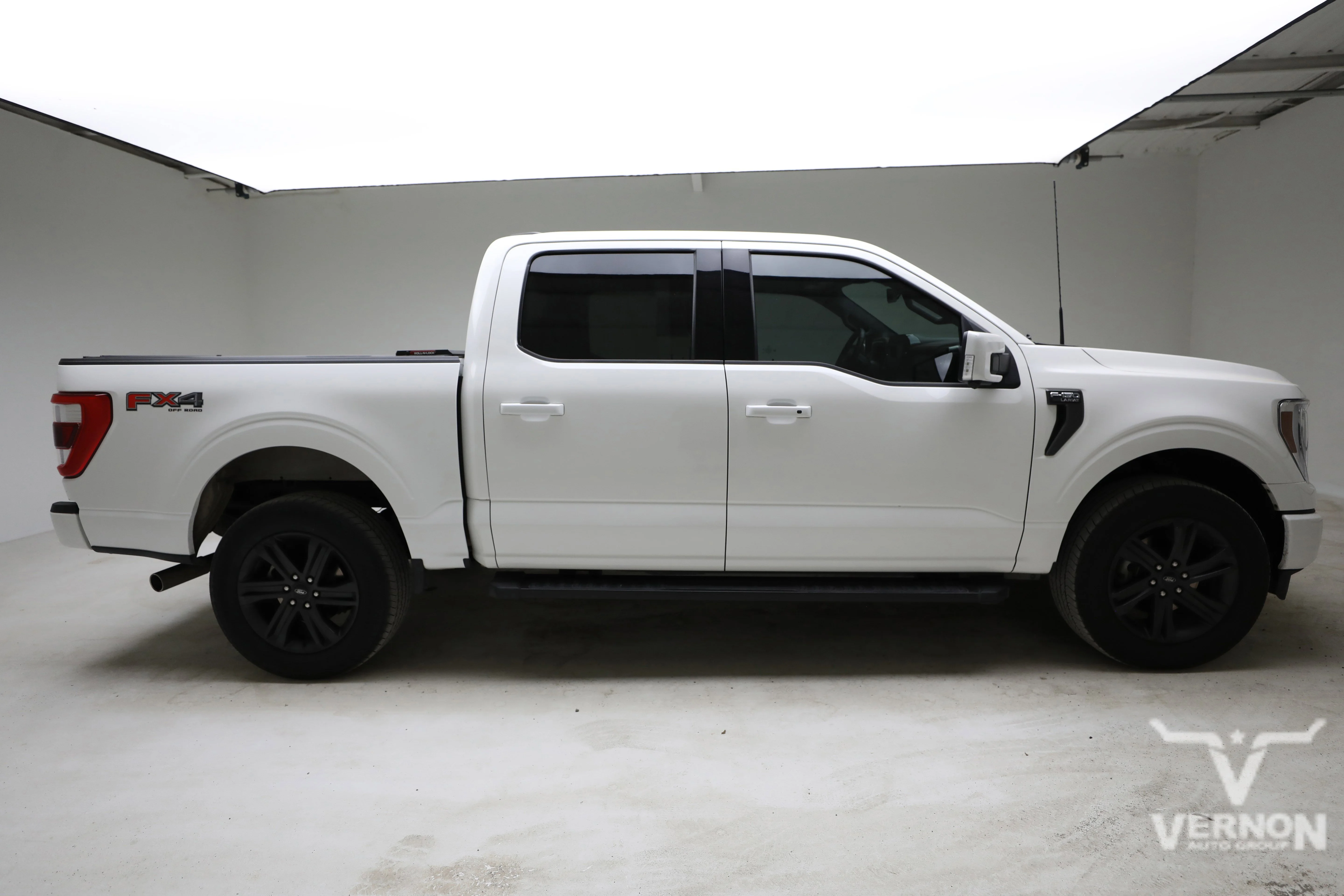 Pre-Owned 2023 Ford F-150 Lariat Crew Cab 4x4 Fx4