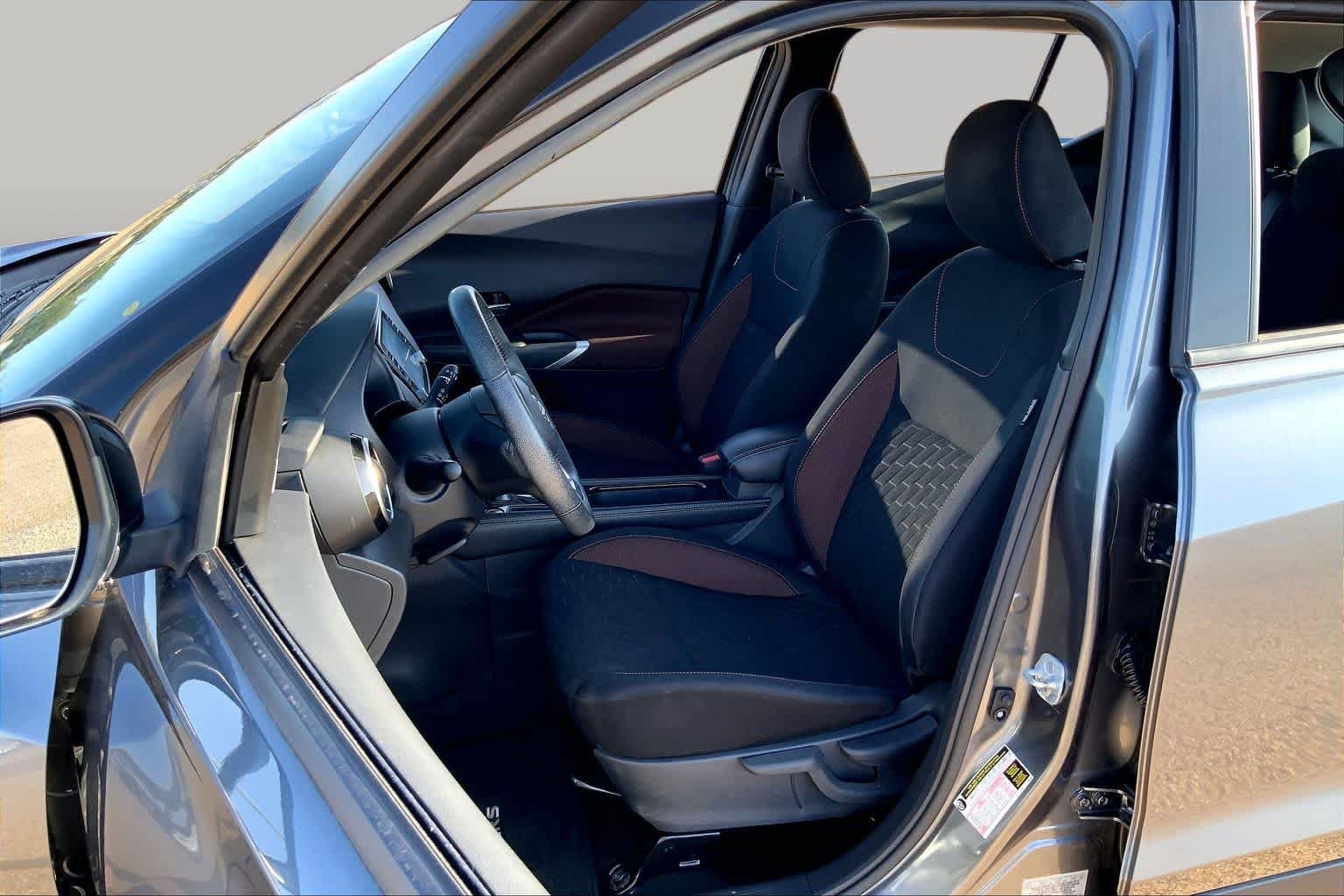 Pre-Owned 2023 Nissan Kicks SR