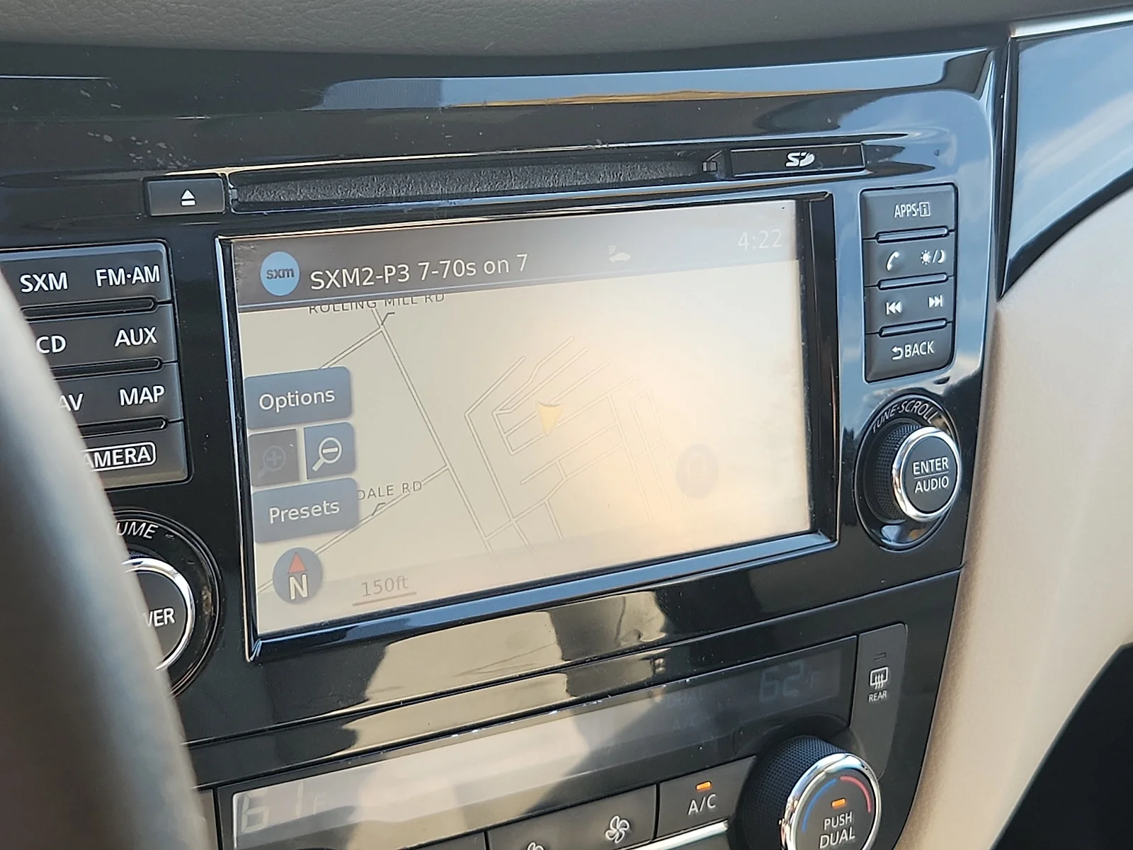 Used 2018 White Nissan SL image 19