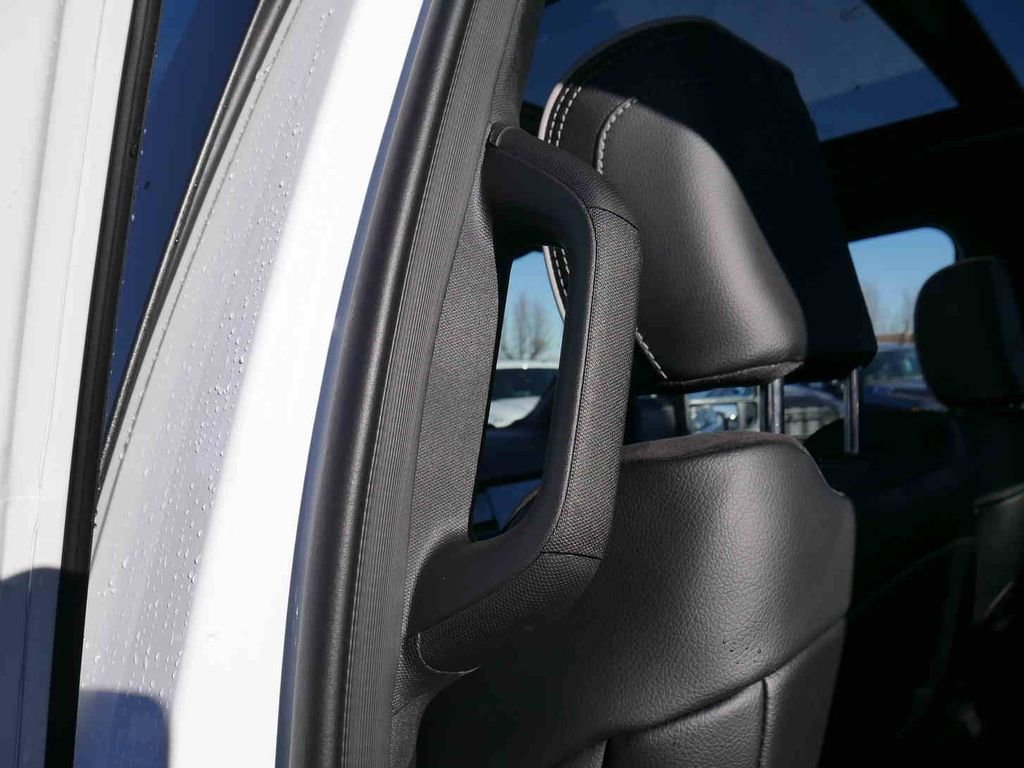 New 2026 Bright White Clear-Coat Exterior Paint RAM LARAMIE image 21