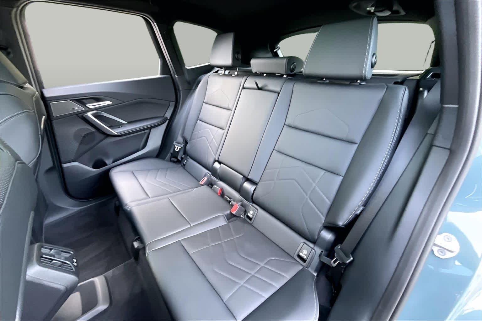 Used 2026 Cape York Green Metallic BMW M35i image 20