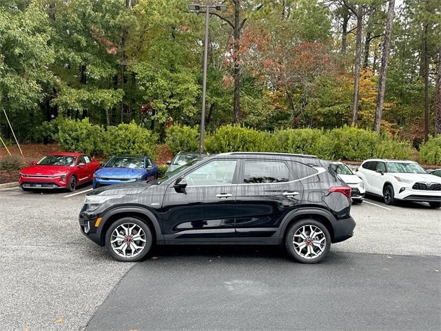 2023 Kia Seltos SX photo 2