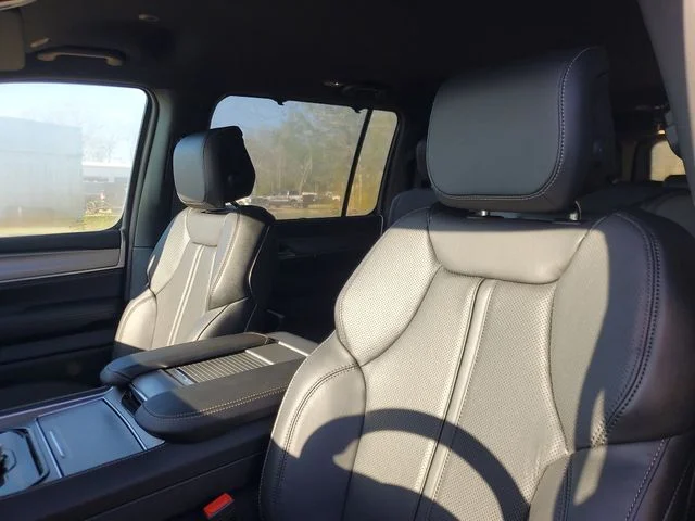 New 2026 Baltic-Gray Metallic Clear-Coat Exterior Paint Jeep Limited Altitude image 16