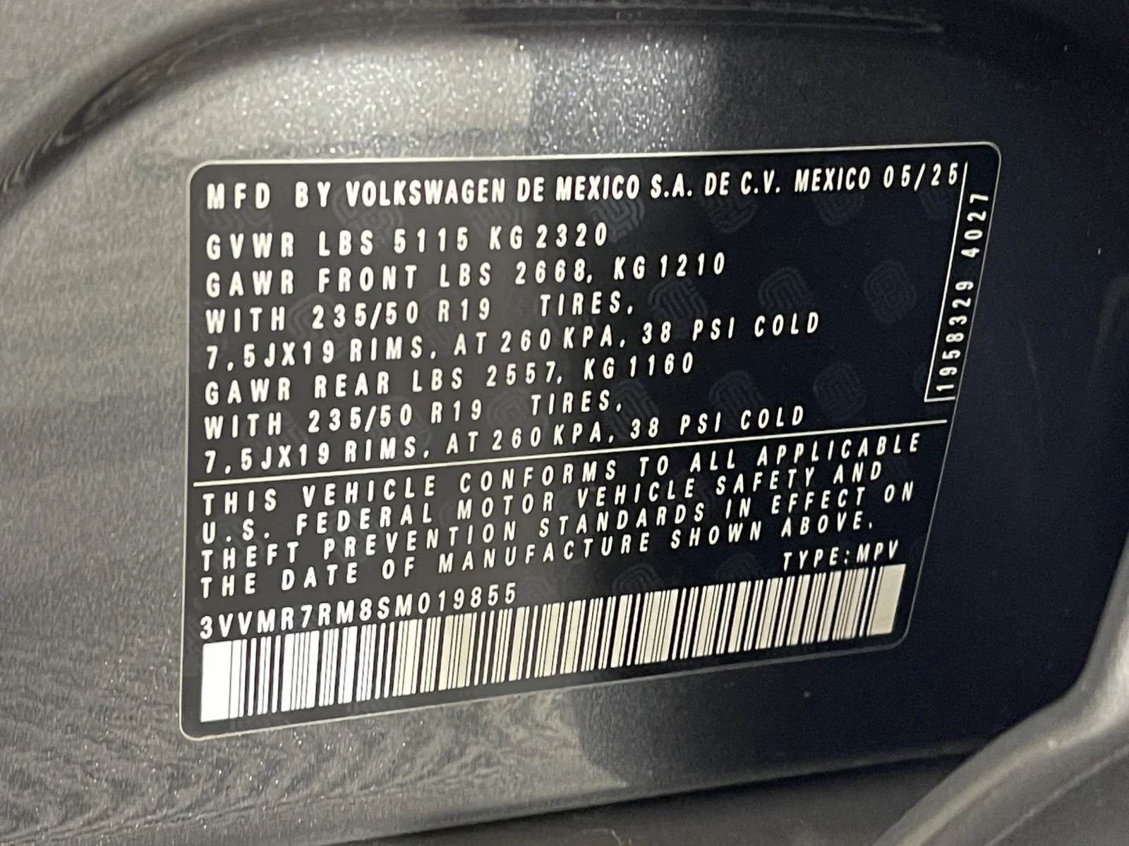 2025 Volkswagen Tiguan SE - Photo 36