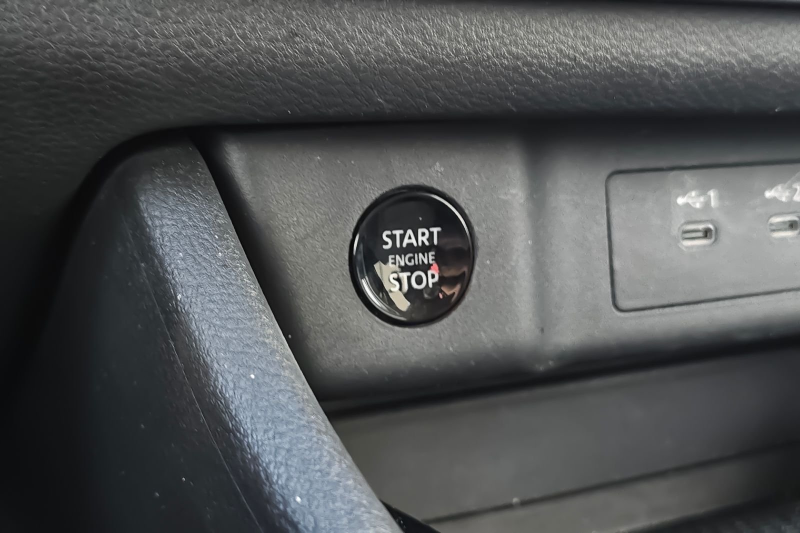 Used 2025 Gray Nissan SV image 21