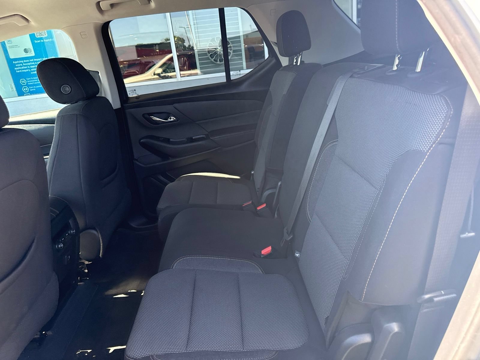 Used 2020 SUMMIT WHITE Chevrolet LT Cloth image 18