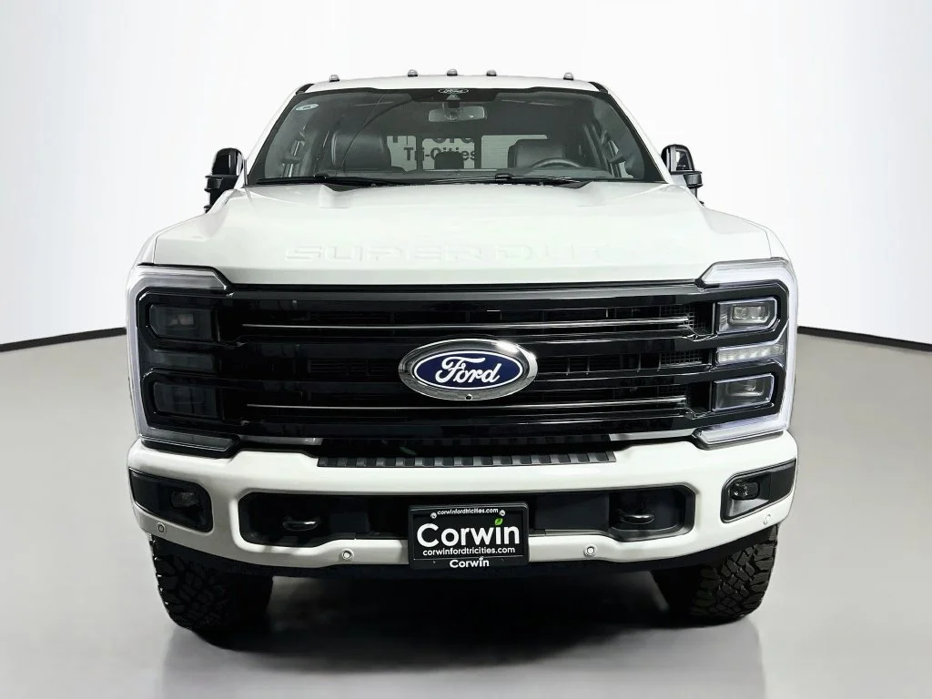 New 2027 Star White Metallic Tri-Coat Ford Platinum image 4